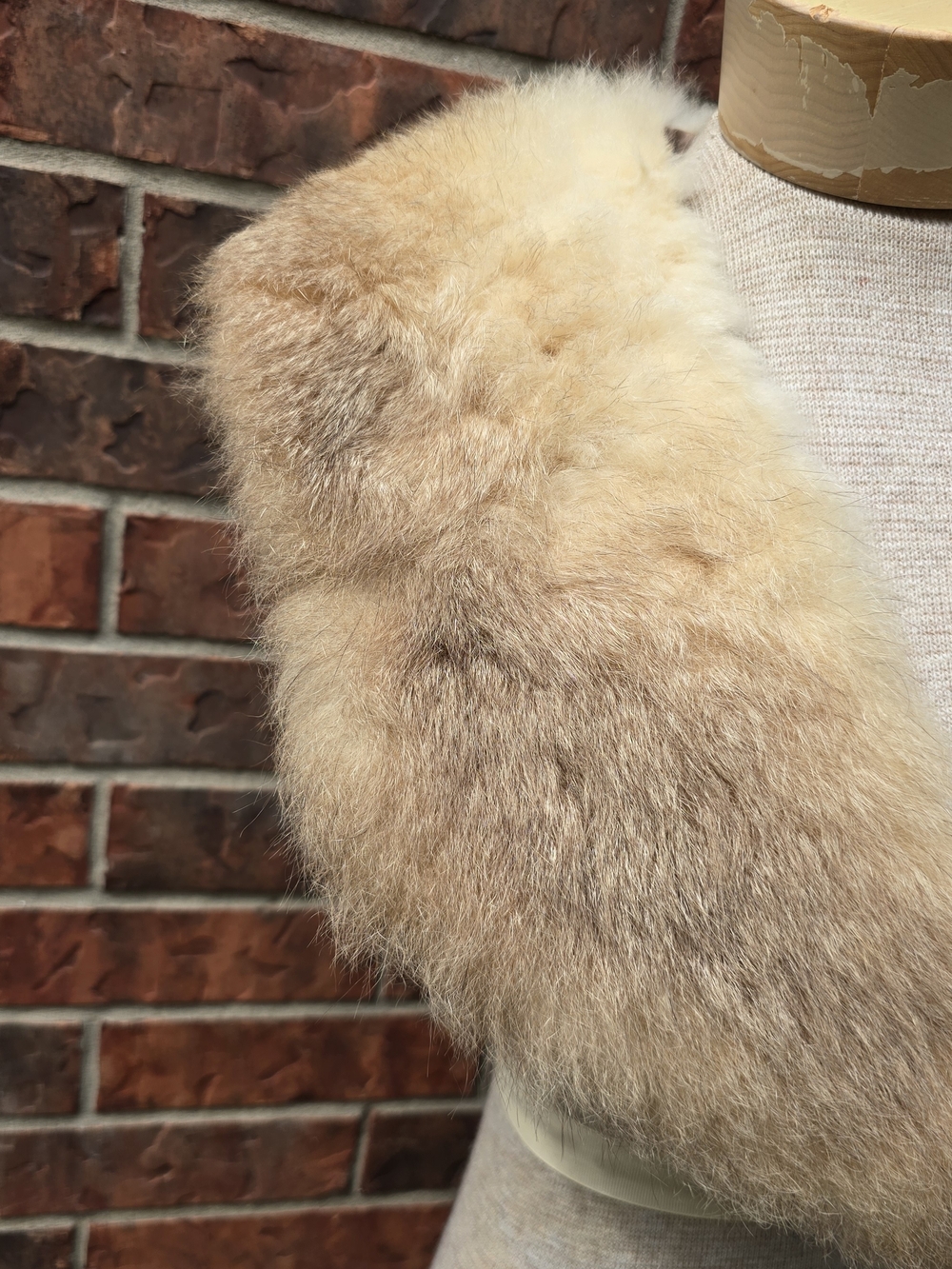 Vintage Fur Shawl Wrap Womens One Size Beige Handmade Quilted Satin Underside - Picture 3 of 16
